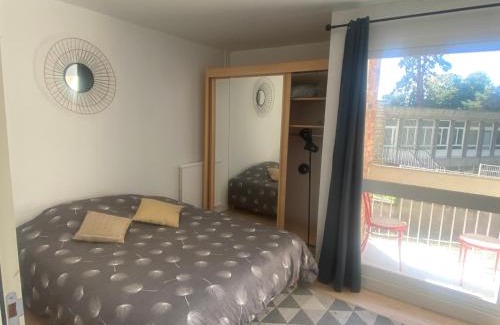 Cote Ouest Ormeaux Apartment | Bel appartement dans résidence avec balcon