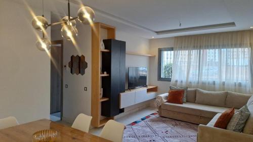 Ain Chock Apartment | Bel appartement familial résidence sécurisée