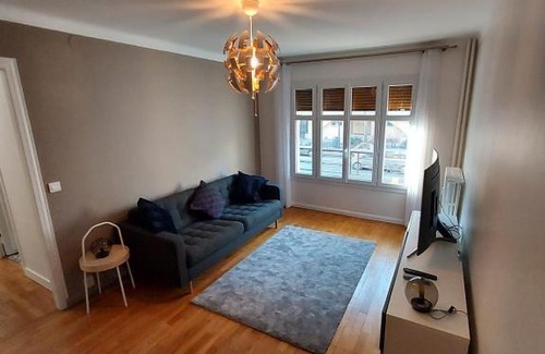 Charenton-le-Pont Apartment | Bel appartement 2 pièces, sortie de métro ligne 8