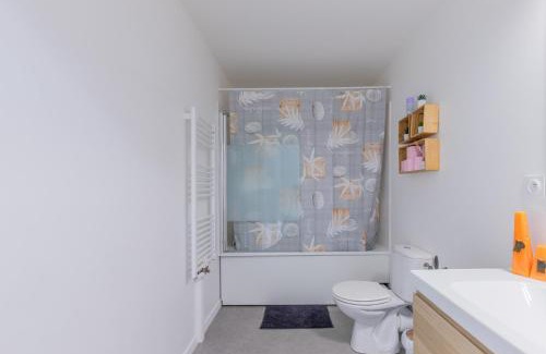 Corbeil-Essonnes Apartment | Bel Appartement gare Wifi