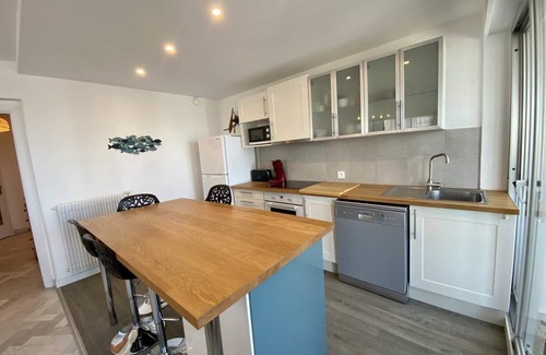 La Grande-Motte Apartment | ? Bel Appartement T2 Climatisé – Vue Mer – Centre-ville – 4 Pers – Le Grau-du-Roi