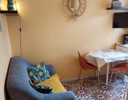 Veules-les-Roses Apartment | BEL APPARTEMENT CENTRE VEULES LES ROSES 1 CHAMBRE MER 300 M