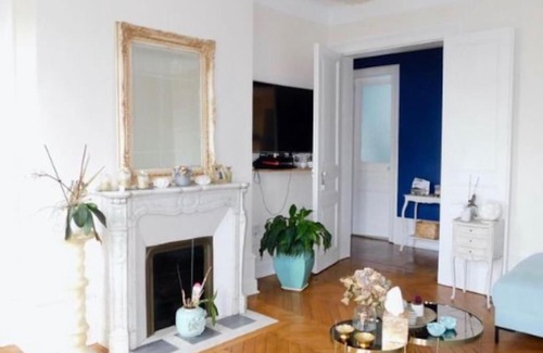 Anatole France Danton Apartment | Bel appartement haussmannien