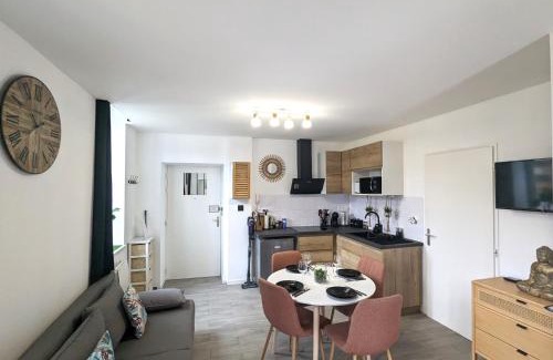 Meximieux Apartment | Bel Appartement Meximieux Centre Ville 2 chambres