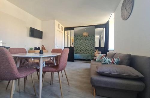 Meximieux Apartment | Bel Appartement Meximieux Centre Ville 2 chambres