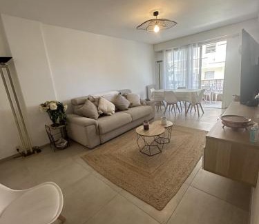Juan-les-Pins Apartment | Bel appartement, sans mauvaises surprises