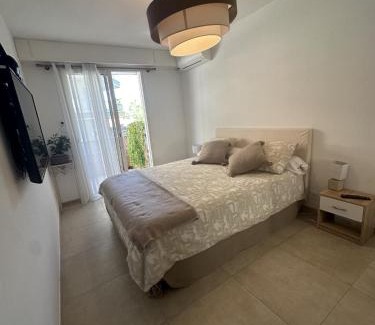 Juan-les-Pins Apartment | Bel appartement, sans mauvaises surprises
