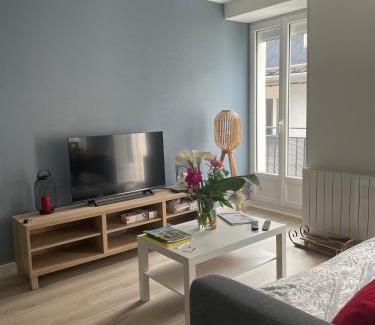 Bagneres-de-Luchon Apartment | Bel appartement T3 au 1er étage avec cour intérieure au RDC - Villa Marie