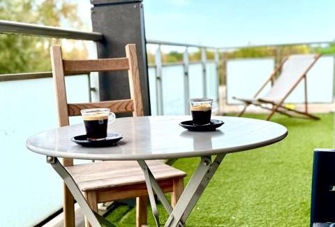 Juncasse - Argoulets Apartment | Bel Appartement T3 de 60m2 avec Parking, Terrasse, proche du Métro et du Périph