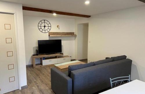 Pelussin Apartment | Bel appartement T3 proximité centre et commerces