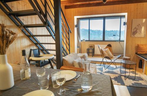 Greolieres les Neiges Apartment | Bel appartement type chalet avec balnéo et jardin