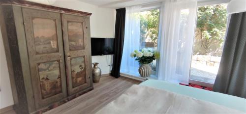 Eggenweiler Apartment | Bel giardino