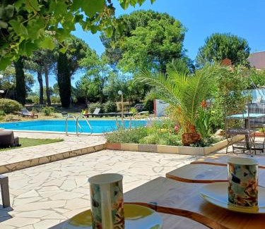 Trebes Hotel | Bel Hotel Restaurant la Gentilhommière
