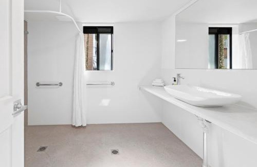 Caloundra Apartment | Belaire Place Motel Apartments
