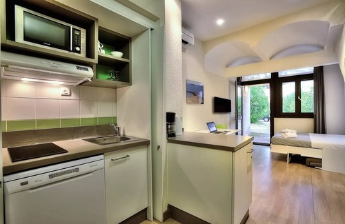 La Colle-sur-Loup Apartment | Belambra Clubs and Residence La Colle-sur-Loup - Les Terrasses De Saint-Paul De Vence - Classic One-Bedroom Apartment 5 People Terrace