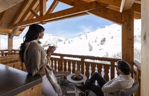 Mont-de-Lans Apartment | Belambra Clubs Les 2 Alpes Les Crestes - All inclusive - Premium Room 2 Adults and 1 Child Room Night View