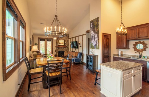 Cullowhee House | Belcher House - Upscale Townhome in Small Resort Community w/Clubhouse & Pool