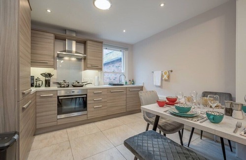 Belfast City Centre House | Belfast City Centre, modern 3 bed 3 bathroom + parking by StayByNumbers