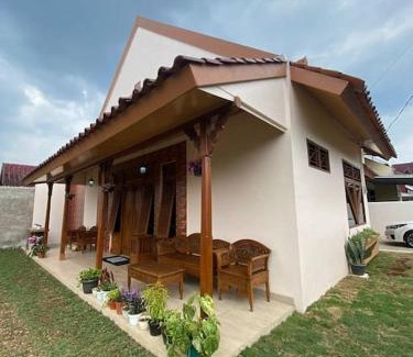 Cipanas House | Belgareti Modern Ethnic House Cipanas Puncak