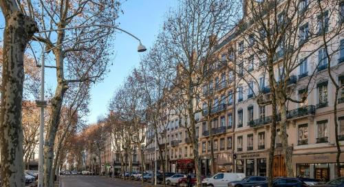 6th Arrondissement Apartment | Belges