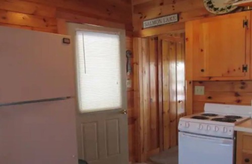 Belgrade Cabin | Belgrade Lakes Salmon Waterfront cottage
