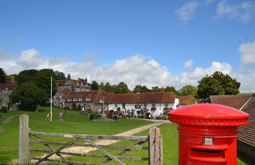 Alfriston Cottage | Bell Cottage - a holiday home that sleeps 4 guests in 2 bedrooms