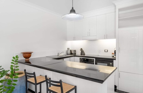 Palm Cove Apartment | Bell Escapes Poolview Suite 77 Alamanda Resort