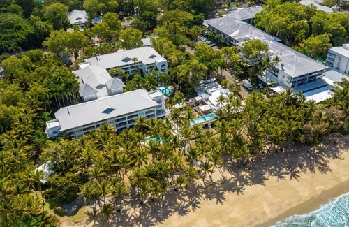 Palm Cove Apartment | Bell Escapes Poolview Suite 77 Alamanda Resort
