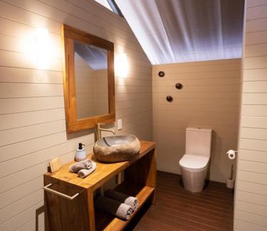 Imintji Other | Bell Gorge Wilderness Lodge