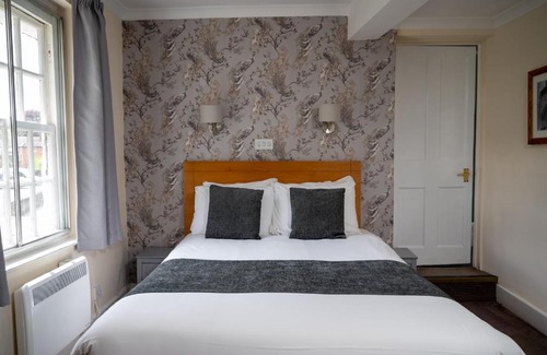 Tewkesbury Hotel | Bell Hotel by Greene King Inns