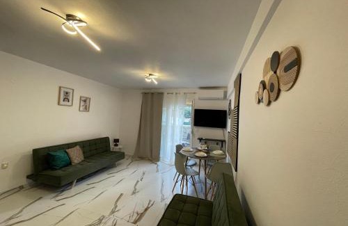 Pefkochori House | Bella Apartment