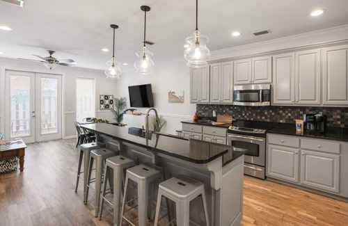Sunnyside House | "Bella Beach" sleeps 10, Beautiful townhome