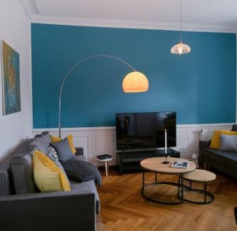 Ludwigsburg Apartment | bella casa - Business&Family - 2 Zimmer direkt neben Schloß, Parkplatz, SmartTV, Netflix, Waschmaschine, 24h Checkin, 71qm, Kingsizebett, Hotelbettwäsche
