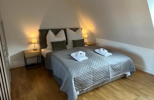 Ludwigsburg Apartment | bella casa - Business&Family, 100m vom Konzerteingang Schloß, Parkplatz, SmartTV, Netflix, Waschmaschine, 24h Checkin, 46qm, AP 16