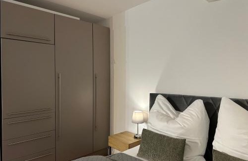 Ludwigsburg Apartment | bella casa - Business&Family, 100m vom Konzerteingang Schloß, Parkplatz, SmartTV, Netflix, Waschmaschine, 24h Checkin, 46qm, AP 16