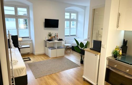 Ludwigsburg Apartment | bella casa - Business&Family, 100m zum Konzerteingang Schloß, Parkplatz, SmartTV, Netflix, Waschmaschine,24h Checkin, 30qm, AP 5