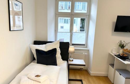 Ludwigsburg Apartment | bella casa - Business&Family, 100m zum Konzerteingang Schloß, Parkplatz, SmartTV, Netflix, Waschmaschine,24h Checkin, 30qm, AP 5