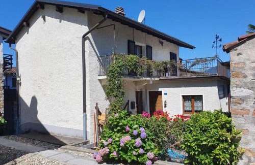 Vira House | Bella Fosano by Fewotessin