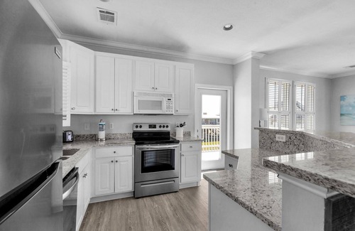 Dauphin Island House | Bella Isla - Gulf Beachside, 2 Bedrooms, 2.5 Baths, Pet Friendly, Sleeps 10.
