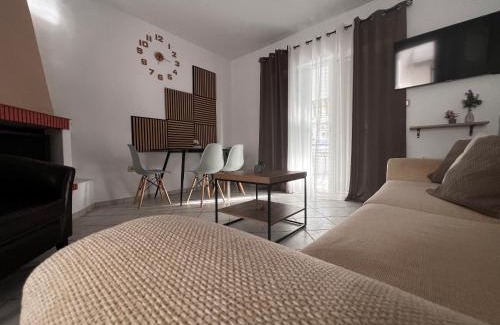 Pefkochori House | Bella Maisonette