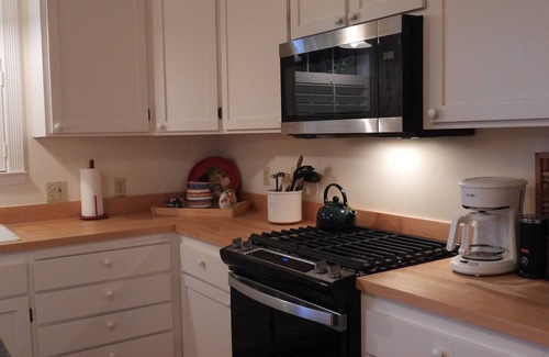 St. Helena House | BELLA NOTTE - Just 5 Minutes Walk To Main Street St. Helena - Classic Victorian