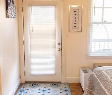 Eureka Springs Historic District Apartment | Bella Paradiso 5 King Bed Studio Walk to Downtown
