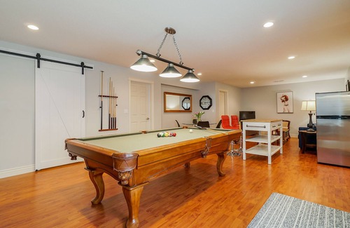 Southwest Gordon Estate House | Bella's Guest House is the best place to stay in Langley!