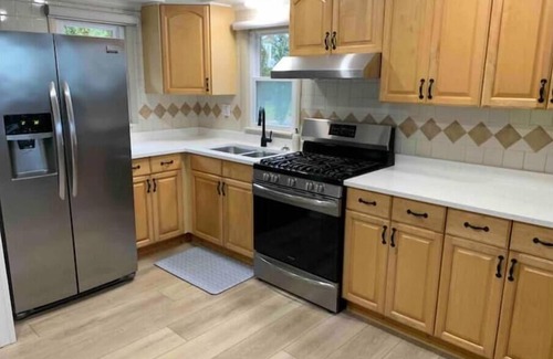 Kingsville Cottage | Bella Vista - Cedar Island , KingsvillenLakefront and private beach !