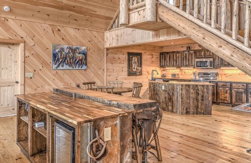 Blue Ridge Cabin | Bella Vista - Mountain Views | Hot Tub | Fire Pit