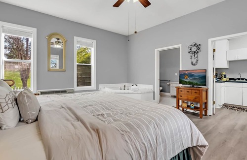 Sevierville House | Bella Vista, Perfect for Events, Groups, Weddings, Indoor Pool, 12,000 Sq. Ft !!!