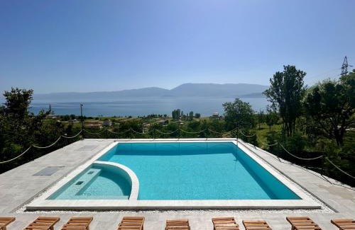 Udenisht Villa | Bella Vista Rezidencë