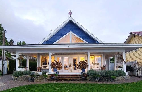 Davis Bay House | Bella White House by IRIS PROPERTIES!
