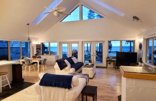 Davis Bay House | Bella White House by IRIS PROPERTIES!