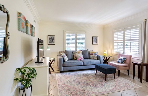 Redevelopment Area Apartment | BellaVita -1BR/1BA in Olde Naples, 5 min walk to 5th Ave S!